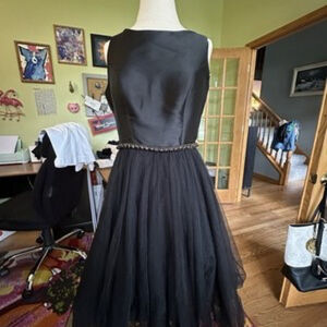 MAC DUGGAL Vintage Fit & Flare Dress Womens 8 Black Tulle Princess Hepburn Core